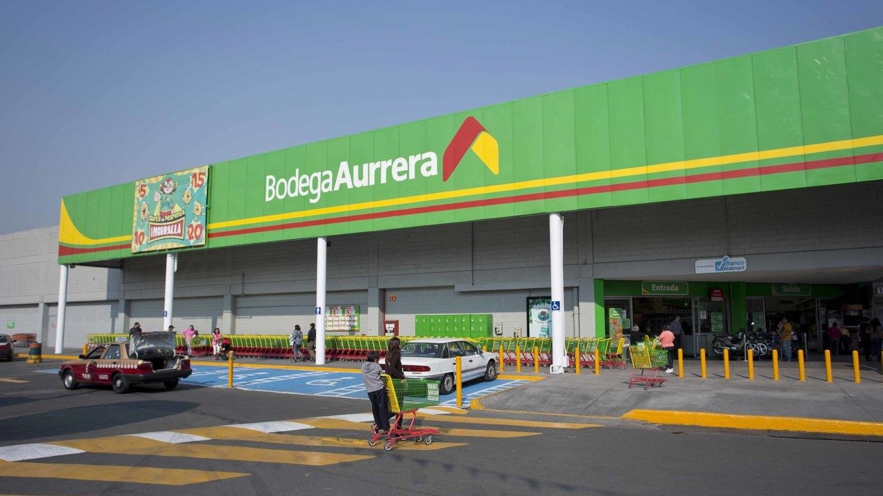 Four Key Behavioral Characteristics of Identifying Real WhatsApp Users